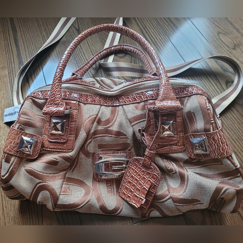 NWT Gussaci Purse, Excellent Condition.